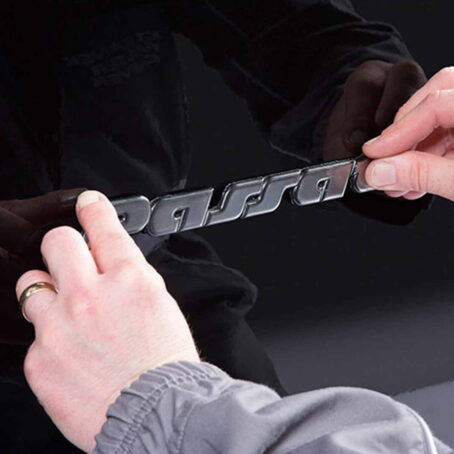 Tira Adhesiva para Emblemas y Logos de Autos Indasa