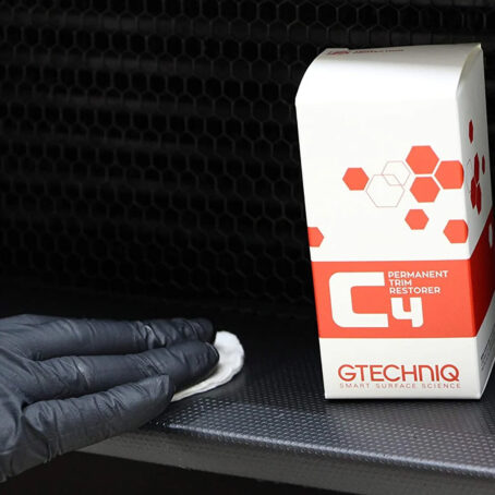 Restaurador Plásticos Gtechniq C4 Permanent Trim 30ml 2 años