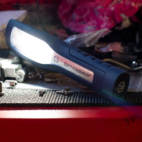 Luz LED Scangrip MagPro Recargable Gancho y Base Magnética